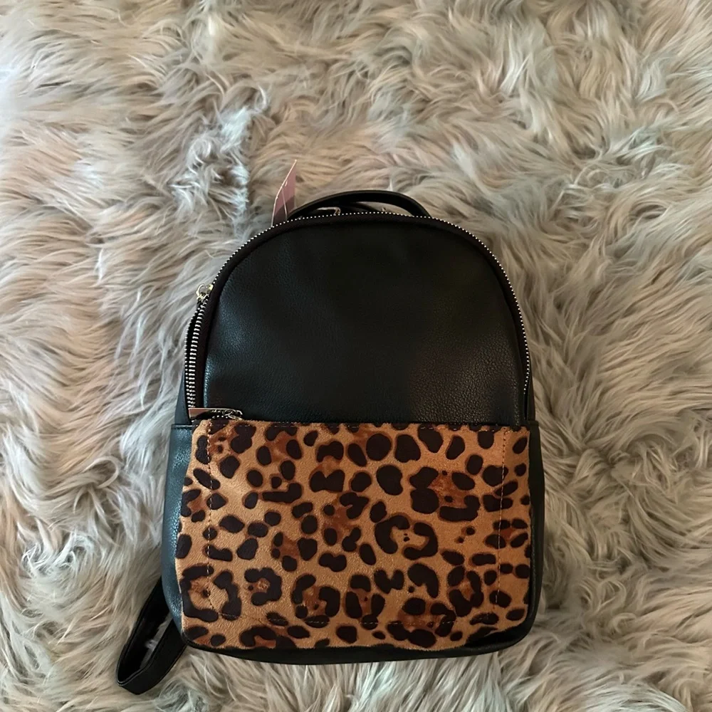 New with tags Faux leather and suede leopard print mini backpack - Picture 1 of 7